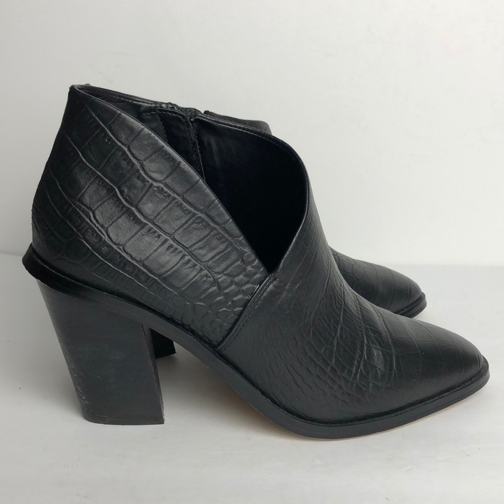 Vince Camuto Jorgetta Croc Embossed Ankle Boots 8 - Picture 5 of 10